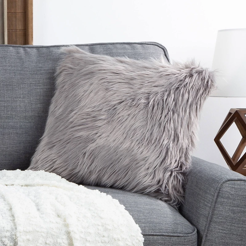 Hastings Home Himalayan Faux Fur Pillow