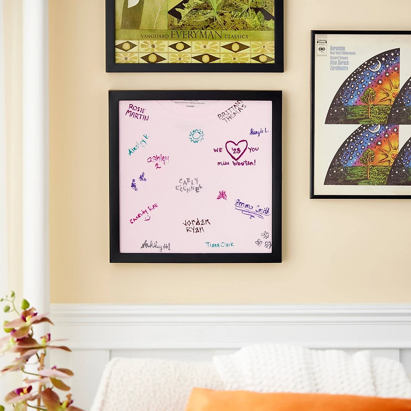 T-Shirt Display Frame by Studio Décor®