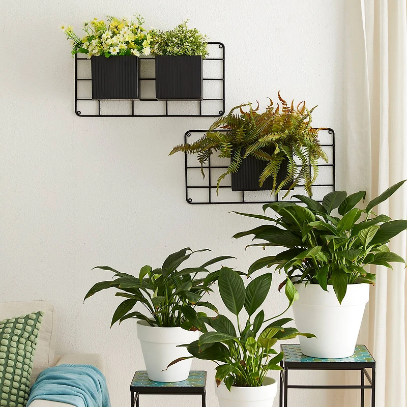 Glitzhome® Black Metal Vertical Wall Planter Stands Set