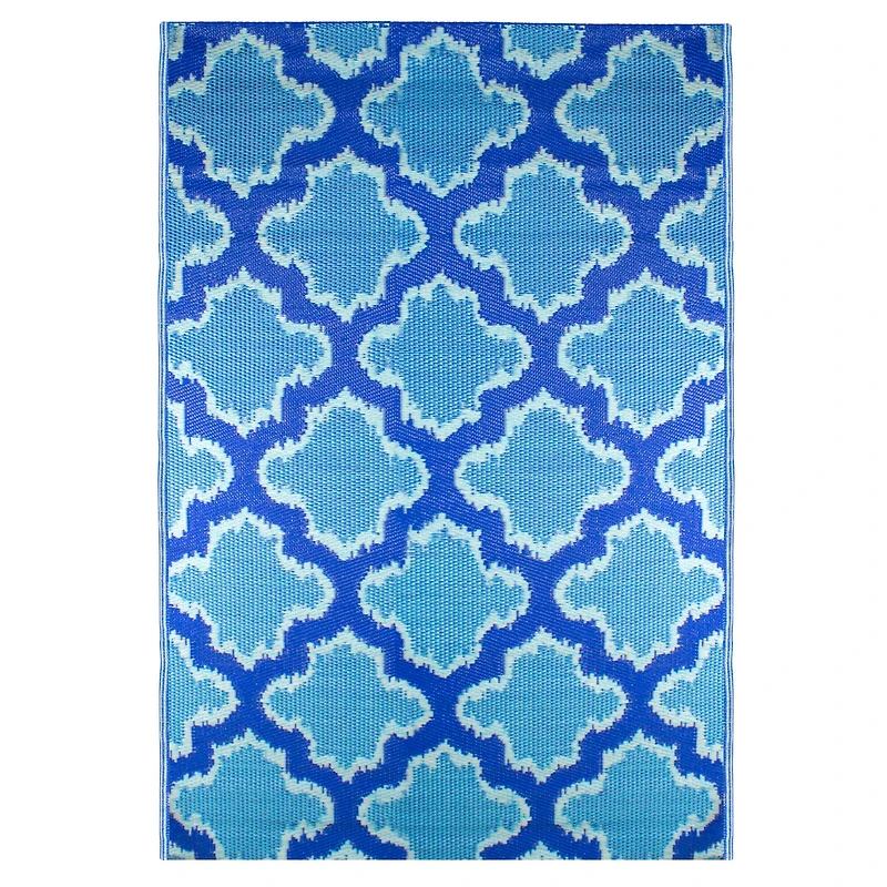 Blue Quatrefoil Rectangular Outdoor Area Rug, 4ft. x 6ft.