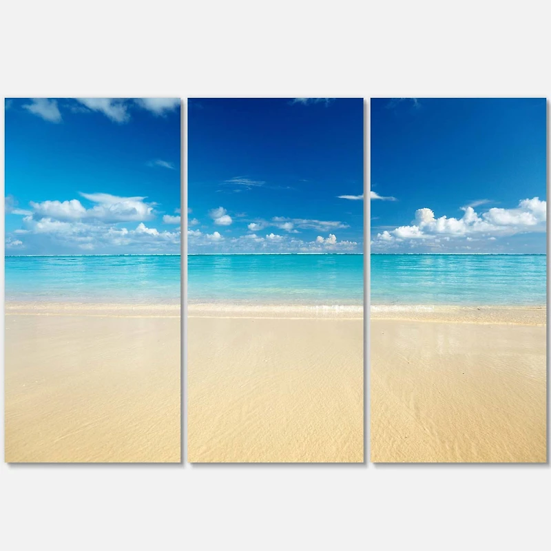 Designart - Sand of Beach in Calm Caribbean Shore