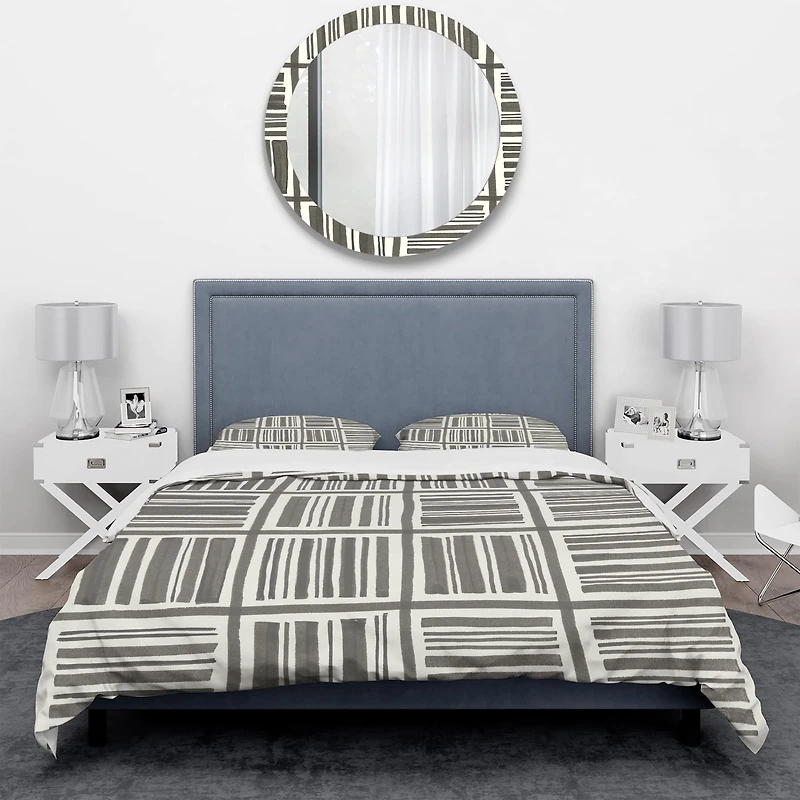 Designart 'Minimalist Graphics I' Geometric Bedding Set