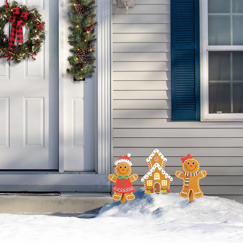 Glitzhome® Wooden Gingerbread Man Yard Stake Set