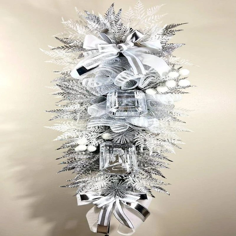 3.5ft. Canadian Pine Teardrop Swag