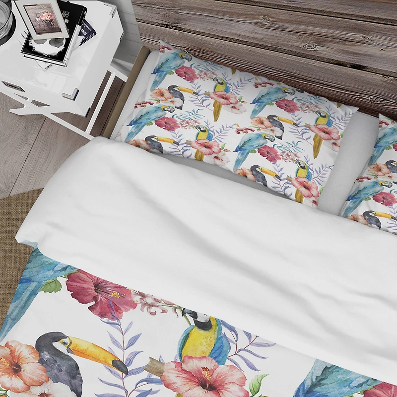 Designart 'Parrots, Hibiscus and Toucan' Animals Bedding Set