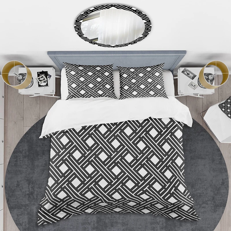 Designart 'Monochrome Geometric Pattern II' Mid-Century Duvet Cover Set