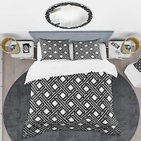 Designart 'Monochrome Geometric Pattern II' Mid-Century Duvet Cover Set