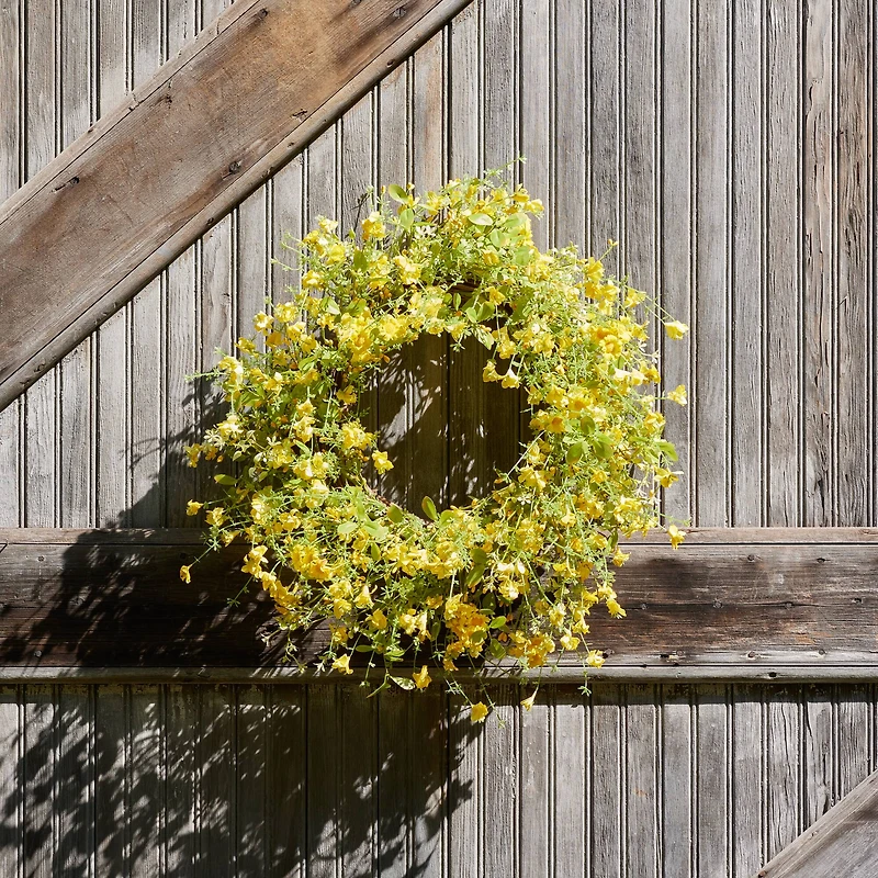20.75" Mixed Daisy Floral Wreath