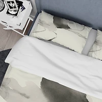 Designart 'minimal geometric Gesture I' Geometric Bedding Set