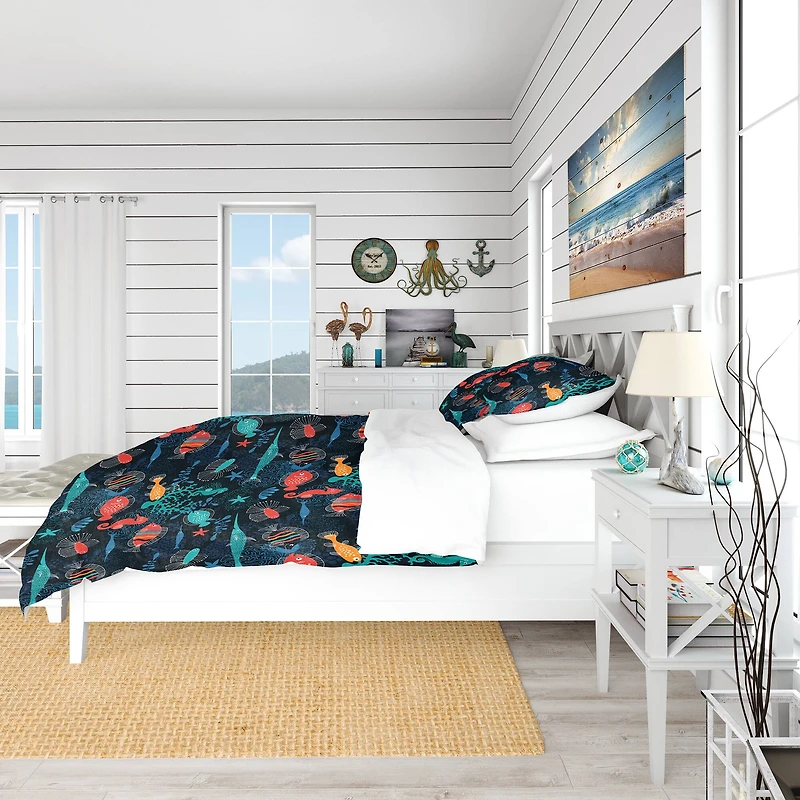 Designart 'Marine Life' Modern & Contemporary Bedding Set