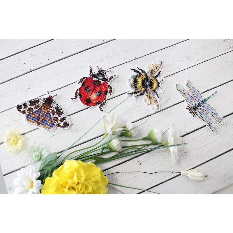 MP Studia MP Studia Plastic Canvas Counted Cross Stitch Kit Winged Friends