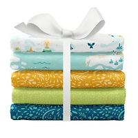 SINGER Christmas Santa's Village 5 Piece Fat Quarter Bundle