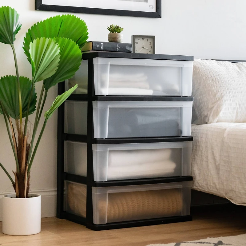 IRIS® 30.5" Black & Clear 4-Drawer Chest