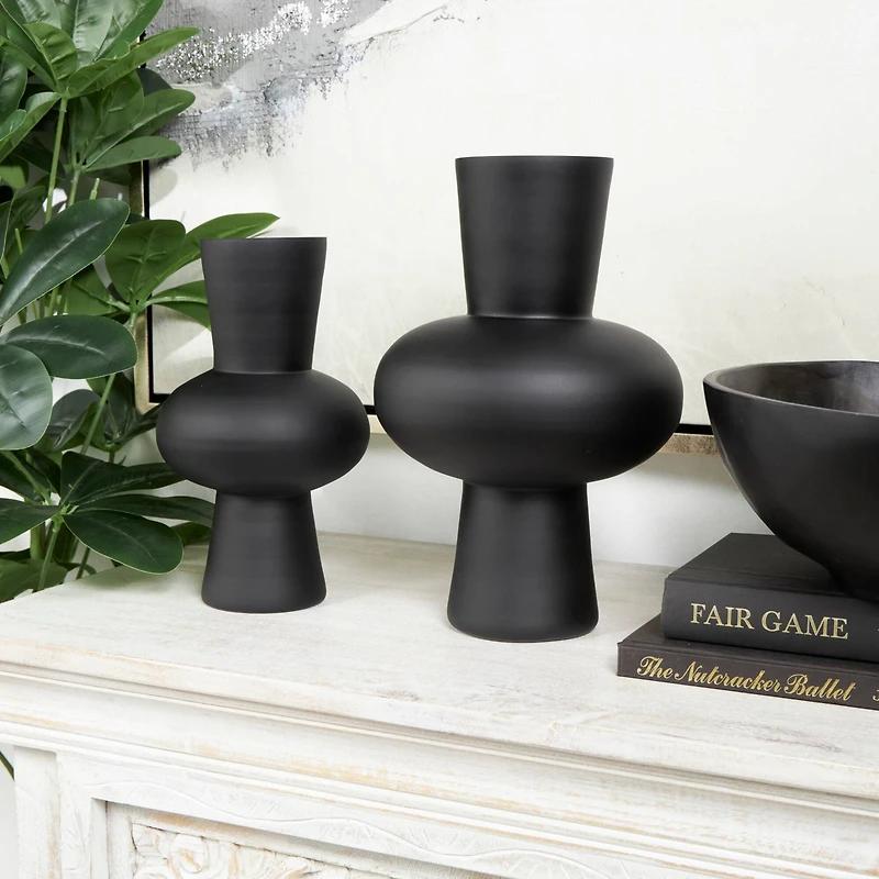 Black Glass Trumpet Vase Set