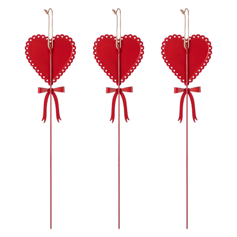 Glitzhome® 16" Valentine's Metal Heart Yard Stake Set