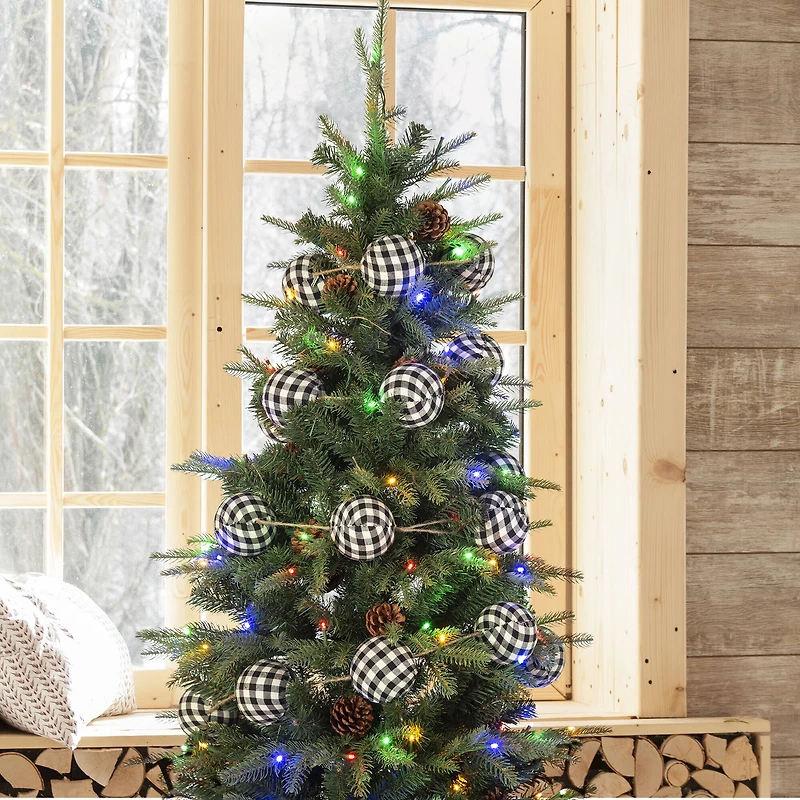 Glitzhome® 6ft. Black & White Plaid Fabric Garland Set