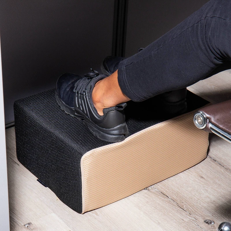 Mind Reader Black Ergonomic Pressure Relief Foot Rest