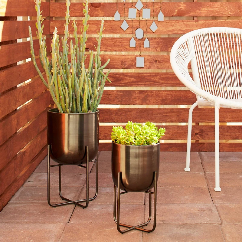 Metal Contemporary Stand Planter Set