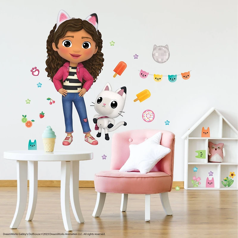 RoomMates Dreamworks Gabby's Dollhouse Character Giant Wall Decal Set