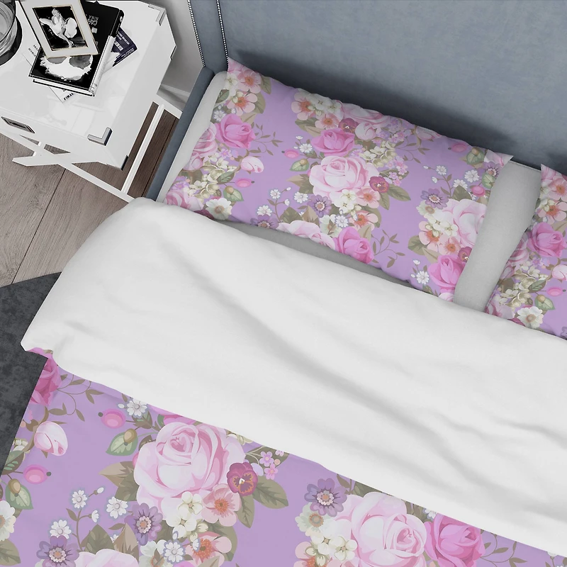 Designart 'pattern with country roses' Mid-Century Duvet Cover Set