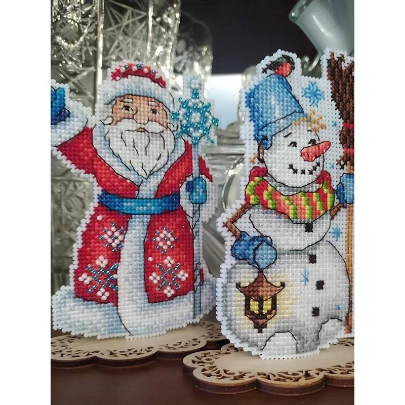 MP Studia Snowman Plastic Canvas Counted Cross Stitch Kit