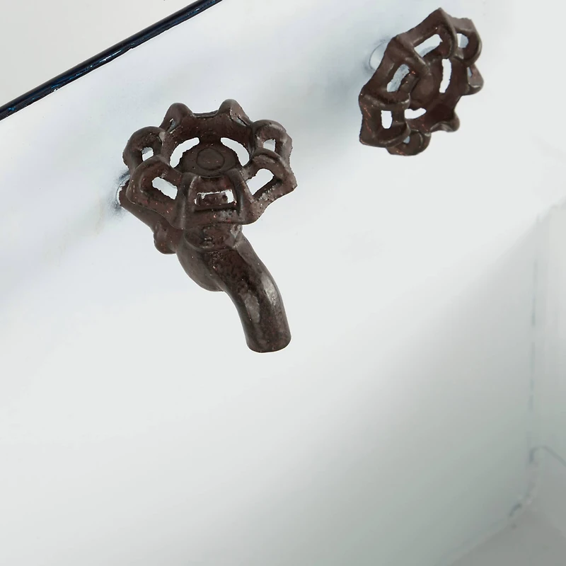 White Metal Wash Basin Planter Set