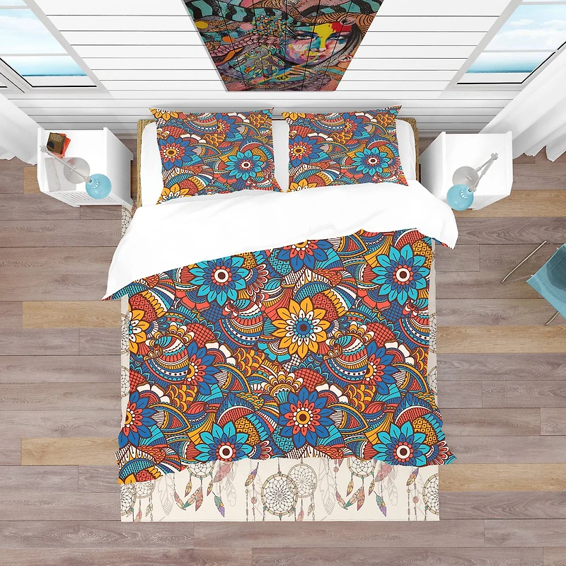 Designart 'Hand Drawn Pattern with Floral Elements' Bohemian & Eclectic Bedding Set