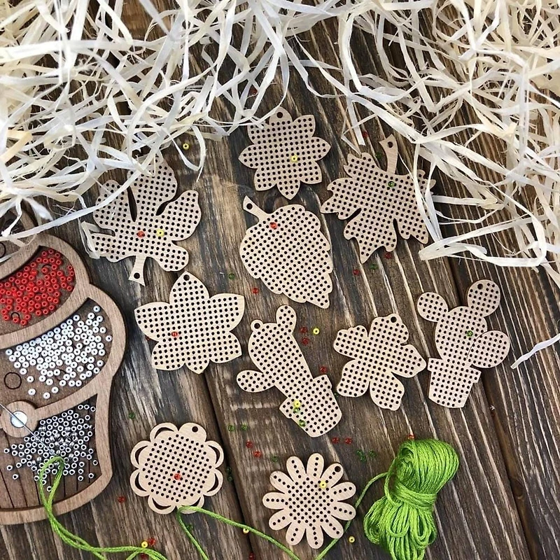 Wonderland Crafts 20 Piece Floral Wooden Embroidery Blanks
