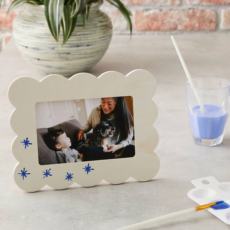 4" x 6" Wooden Scalloped Frame by Make Market®