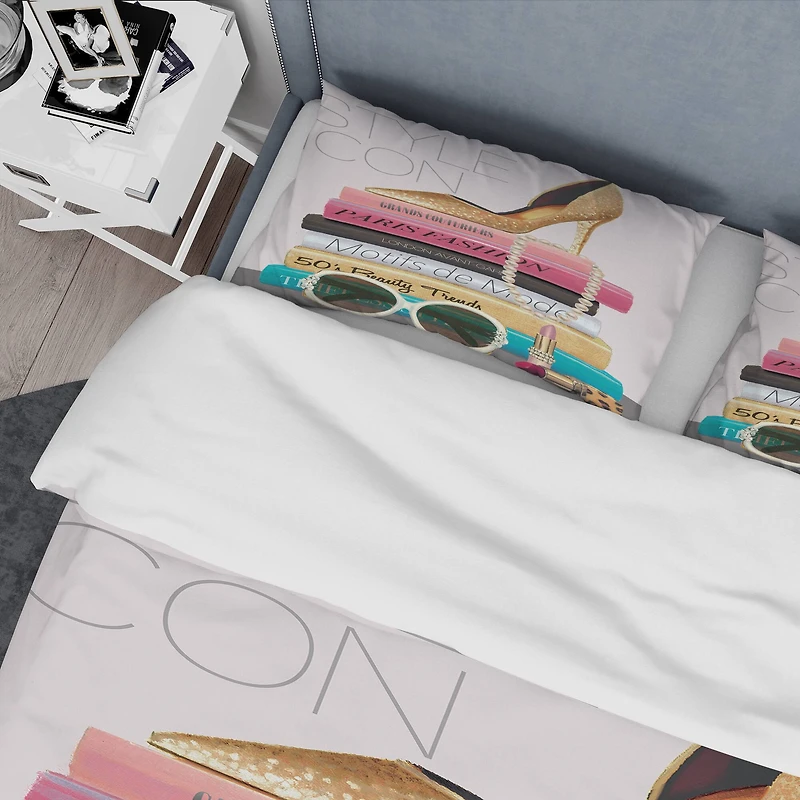 Designart 'Paris Glamourous Gold Style IV' Teenage Bedding Set