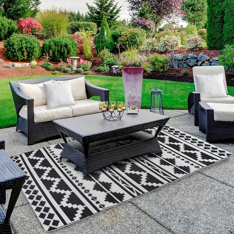 Black & White Aztec Design Rectangular Outdoor Area Rug, 4ft. x 6ft.