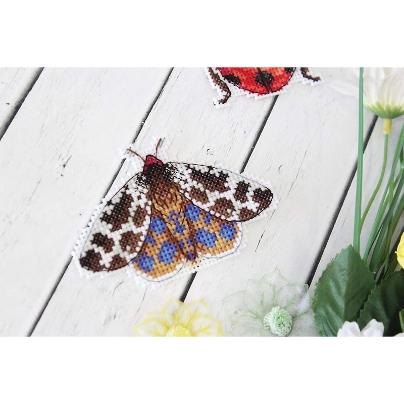 MP Studia MP Studia Plastic Canvas Counted Cross Stitch Kit Winged Friends