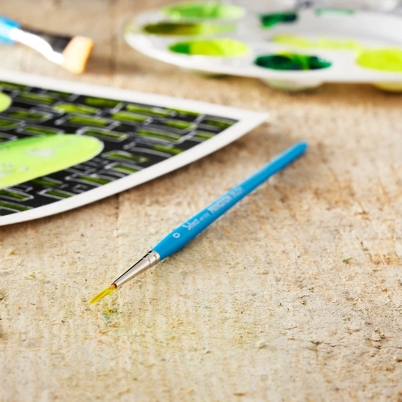 Princeton™ Select™ Artiste Series 3750 Short Handle Liner Brush