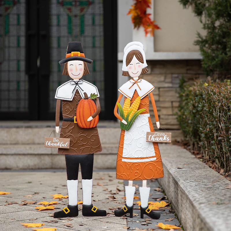 Glitzhome® Metal Thanksgiving Pilgrim Hanging Or Standing Yard Stake Set