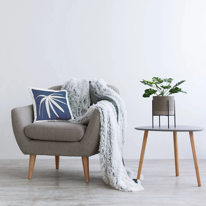 Stupell Industries Bold Abstract Leaf Frond Shape Throw Pillow, 18" x 18"