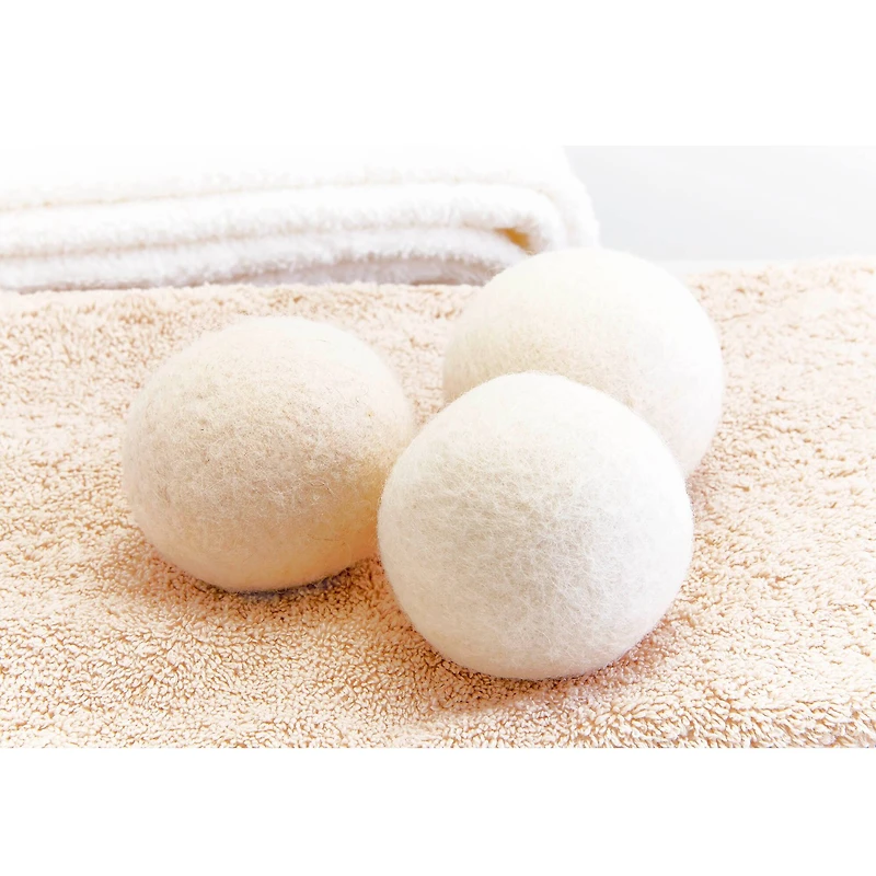 Woolite® Wool Dryer Balls and Fresh Linen Essential Oil Kit
