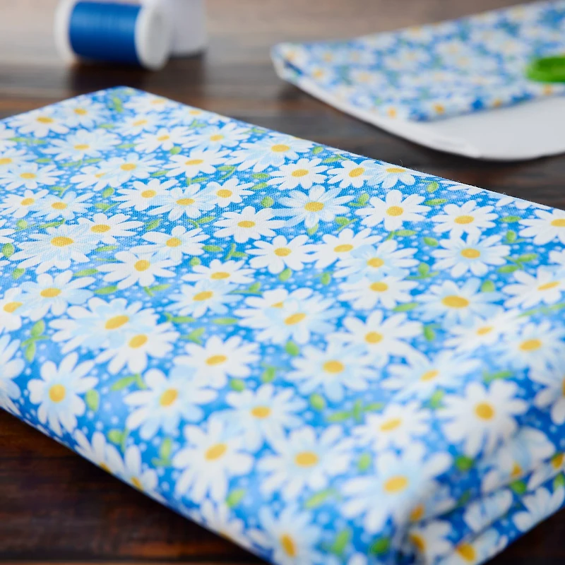 Fabric Traditions White Packed Daisies Cotton Fabric