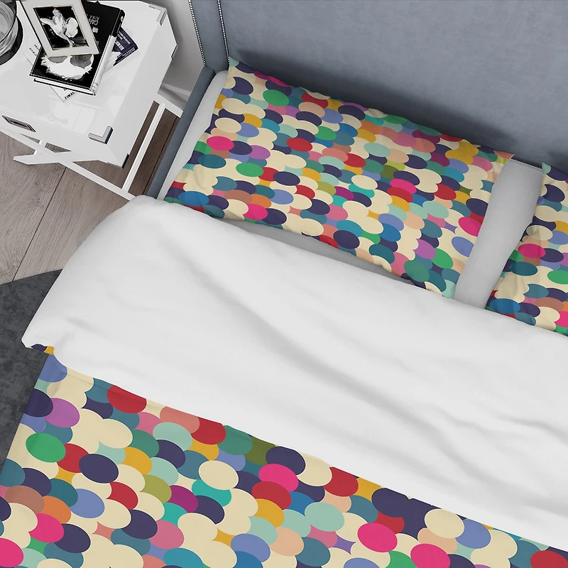 Designart 'Geometric Pattern with Circles' Modern & Contemporary Bedding Set