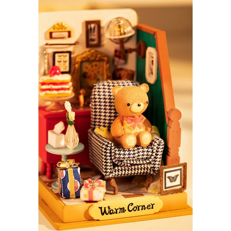 Rolife® Holiday Living Room DIY Miniature Kit