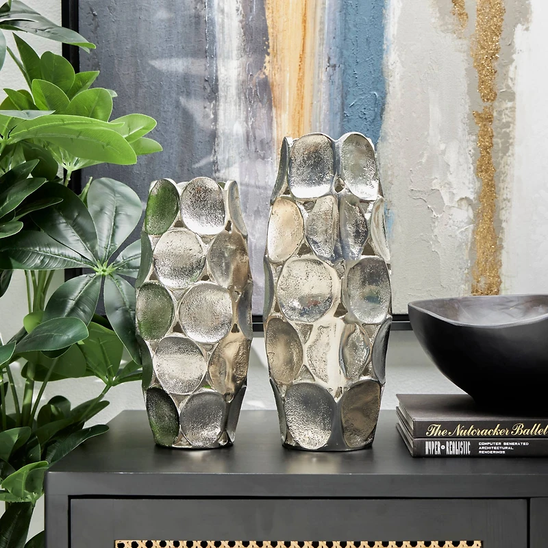 Silver Aluminum Geometric Open Framed Vase Set with Circular Plates