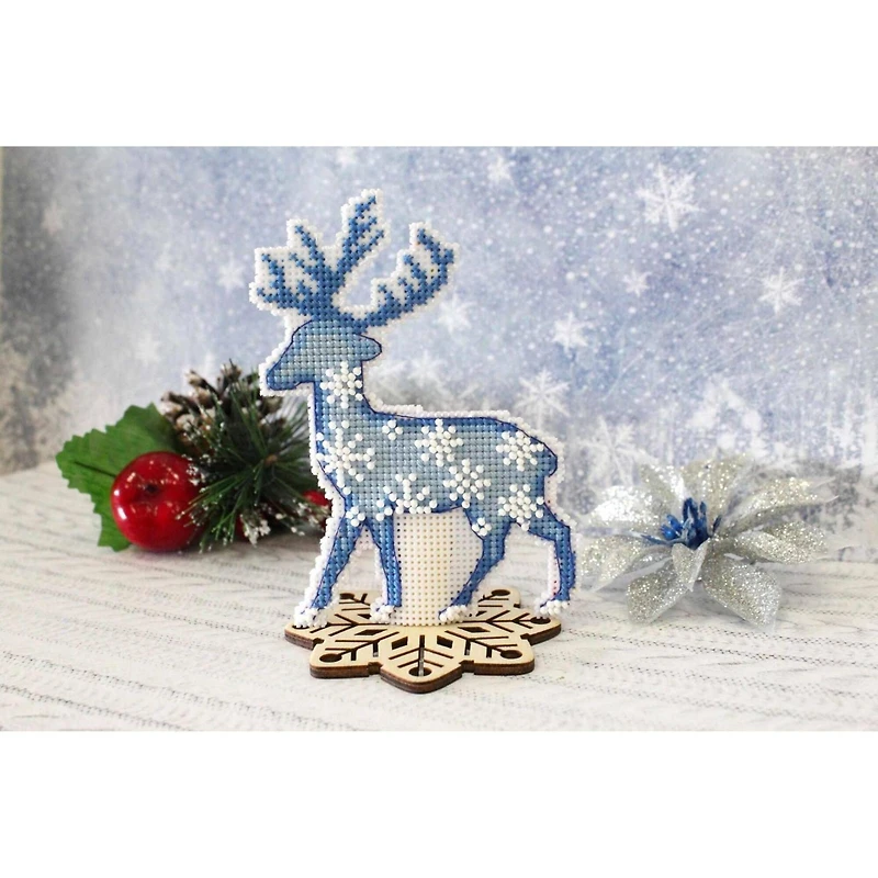 MP Studia Northern Deer Plastic Canvas Counted Cross Stitch Kit