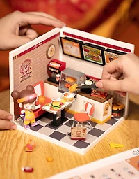 Rolife® Super Creator Yum Yum Burgers DIY Miniature Kit