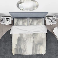 Designart 'Gold Glamour Direction I' Geometric Bedding Set