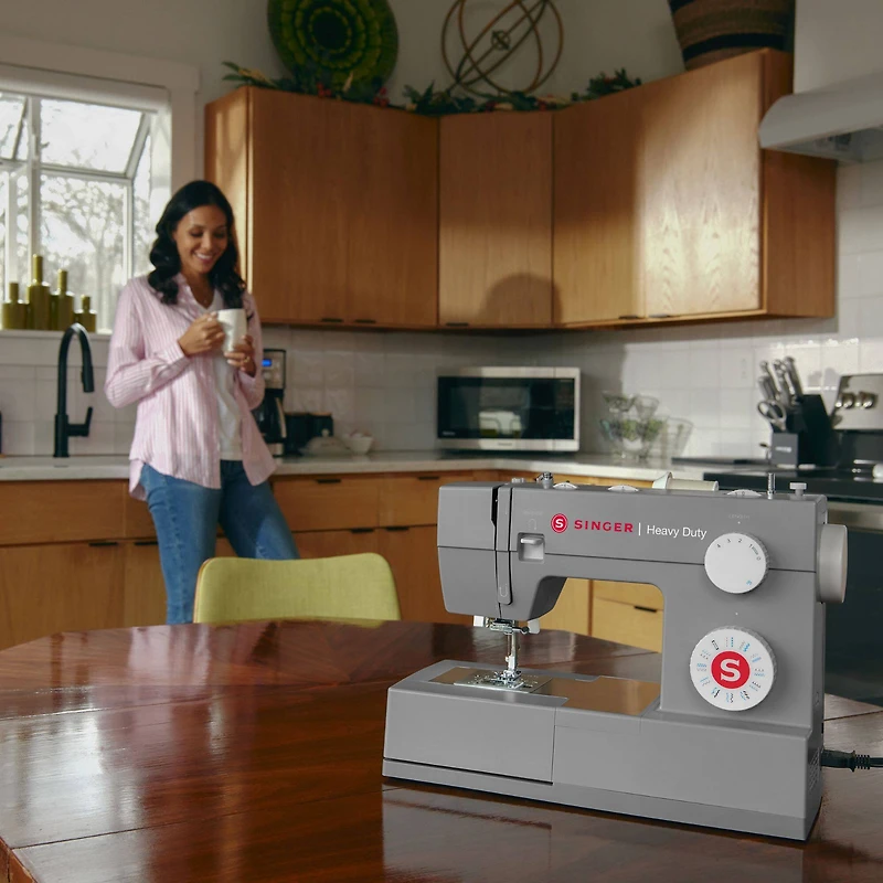 SINGER® 4423 Heavy Duty Sewing Machine