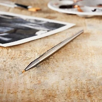 Zen™ Series 73 Short Handle Liner Brush