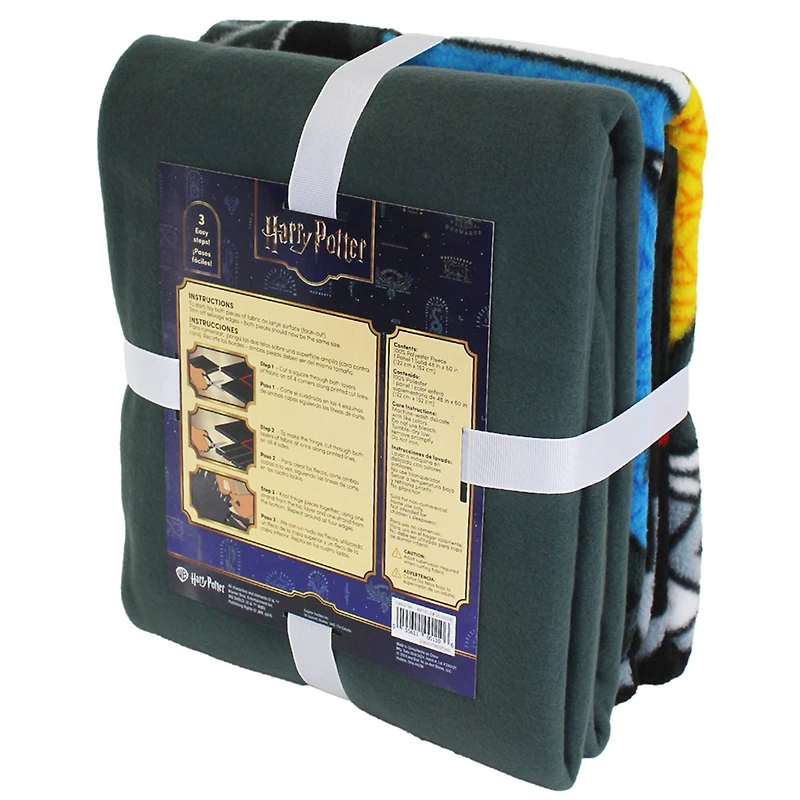 Harry Potter™ 43" x 55" Hogwarts™ Crest No Sew Fleece Throw Kit