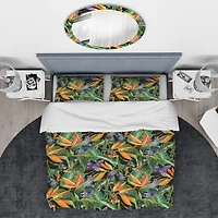 Designart 'Tropical Pattern with Exotic Flowers' Tropical Bedding Set