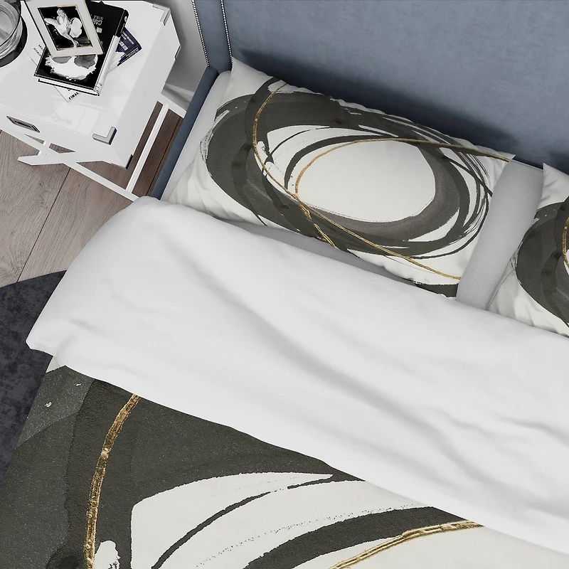 Designart 'Gold Glamour Circle IV' Geometric Bedding Set