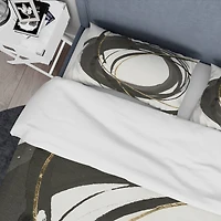 Designart 'Gold Glamour Circle IV' Geometric Bedding Set