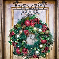 Village Lighting Adjustable Ivy Wreath Hanger